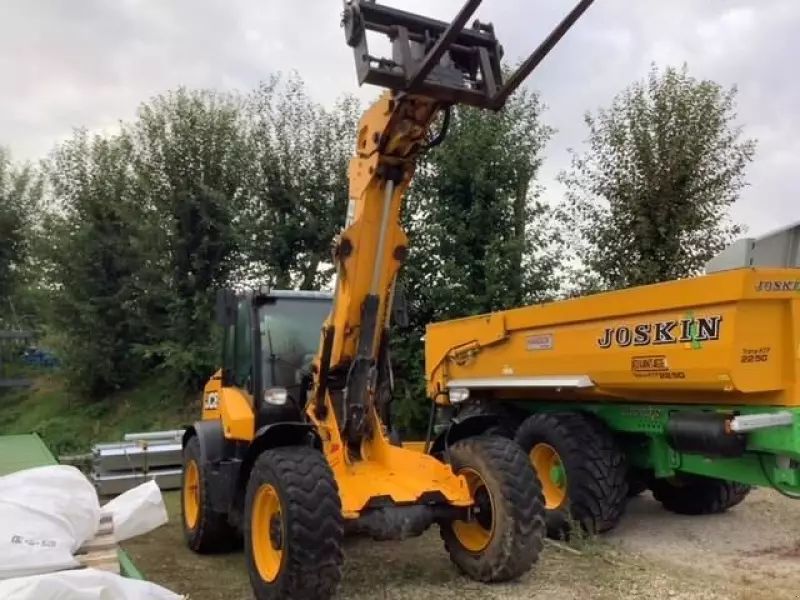 E-FARM: JCB tm320 - Chargeur télescopique  - id MVFVDY5 - 73 500 € - Année: 2018 - Puissance du moteur (chevaux): 145,France