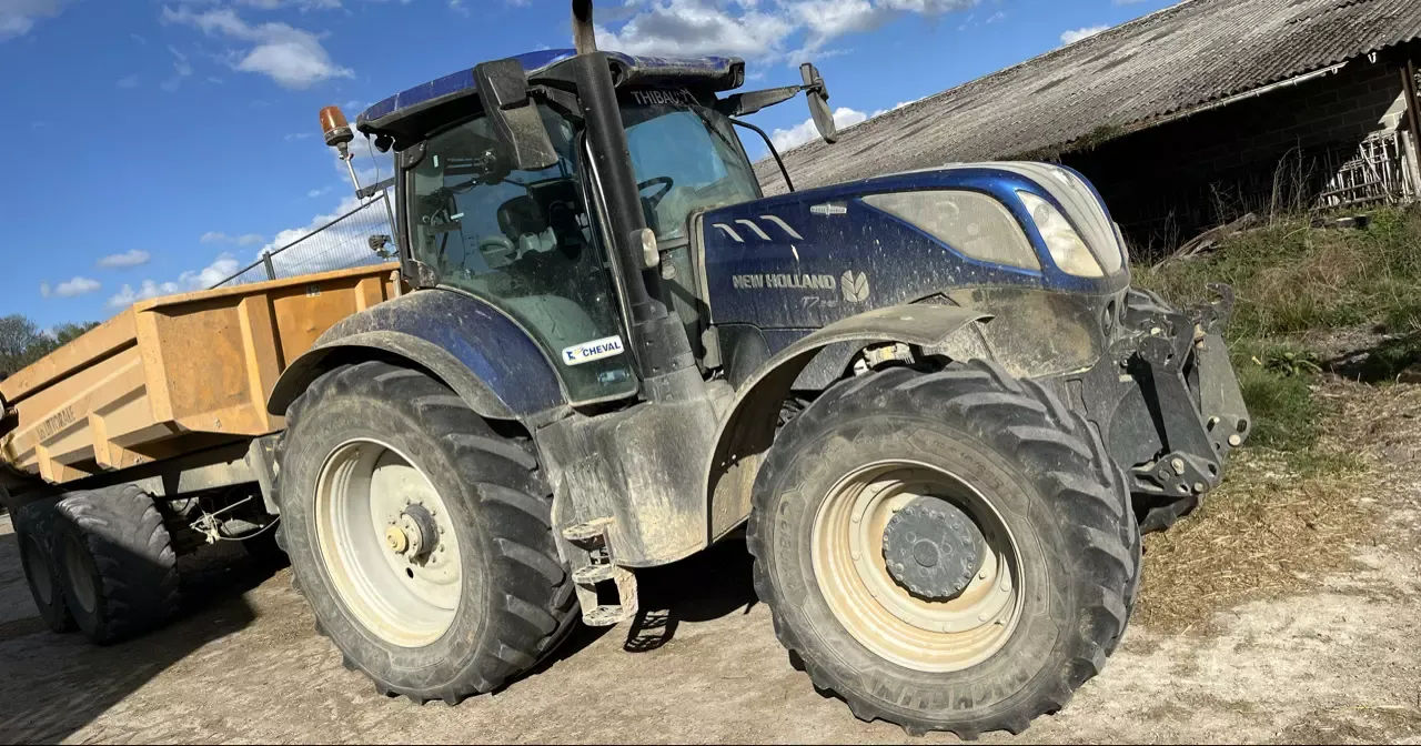 E-FARM: New Holland T7.245 - Tracteur - id W7UU69H - 95 000 € - Année: 2020 - Puissance du moteur (chevaux): 200,France