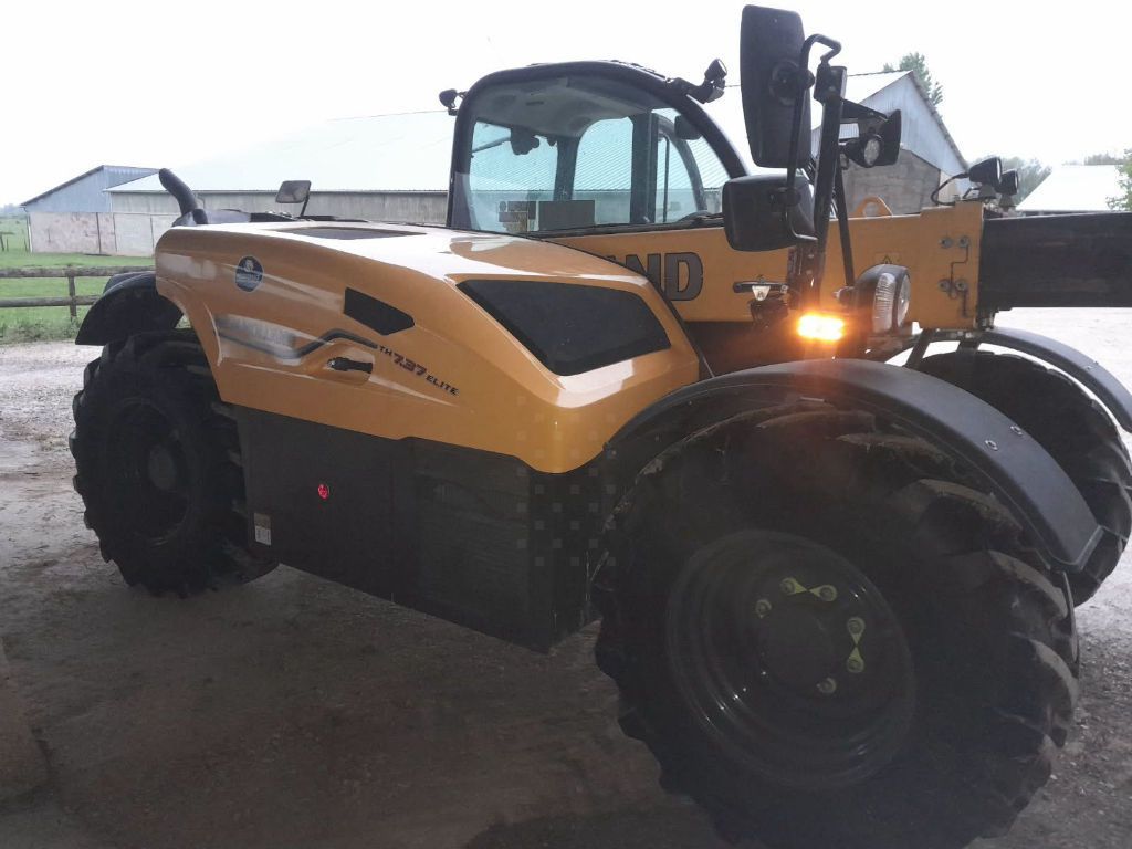 E-FARM: New Holland th 737 elite - Ładowacz teleskopowy - id QW3RGTY - 89 000 € - Rok produkcji: 2023 - Motogodziny: 550,Francja