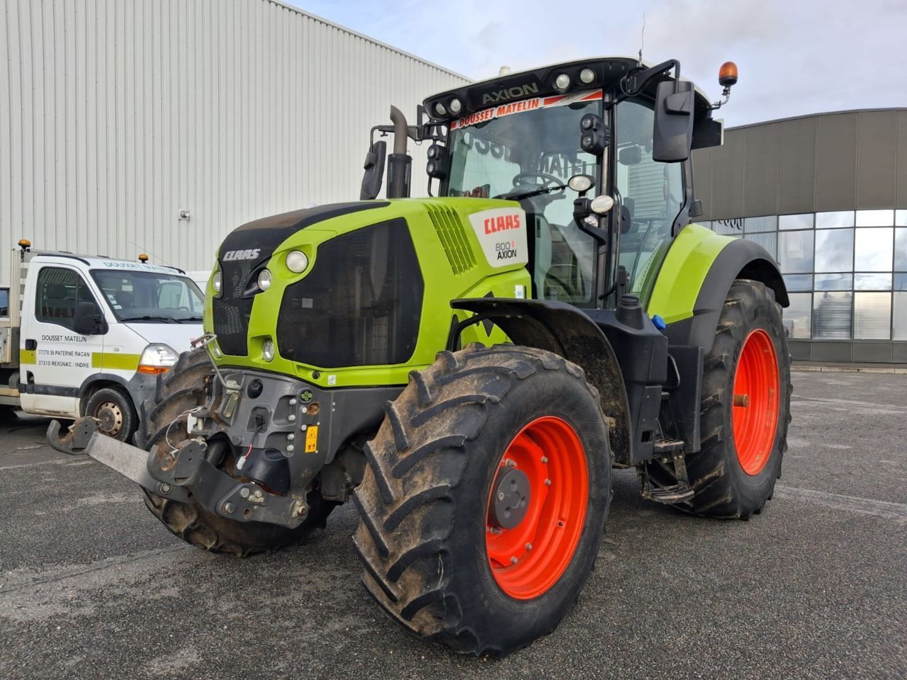 Claas Axion 800 Tractor €79,900