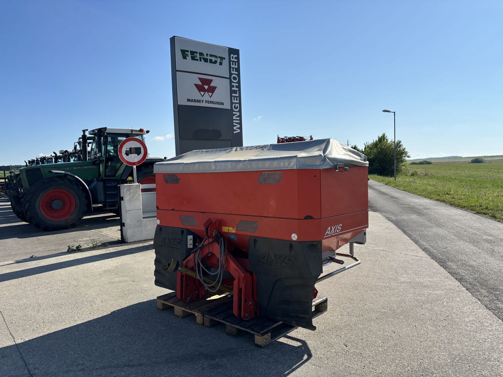 E-FARM: Rauch axis 30.1 w - Fertiliser spreader - id 8HTVM3Y - €7,800 - Year of construction: 2010 - Austria