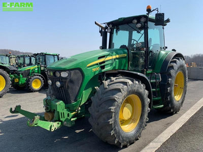 E-FARM: John Deere 7930 - Tractor - id B5XMRYZ - €57,000 - Year of construction: 2008 - Engine hours: 10,250,Engine power (HP): 219,Slovenia