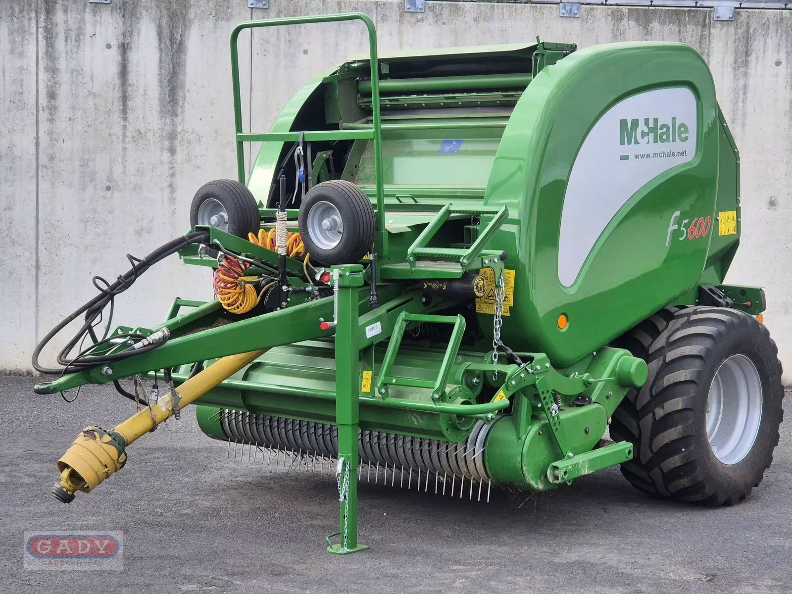 E-FARM: McHale f560 rundballenpresse - Πρέσσα - id 7EN5QFV - 50.885 € - Χρονία: 2023 - Αυστρία