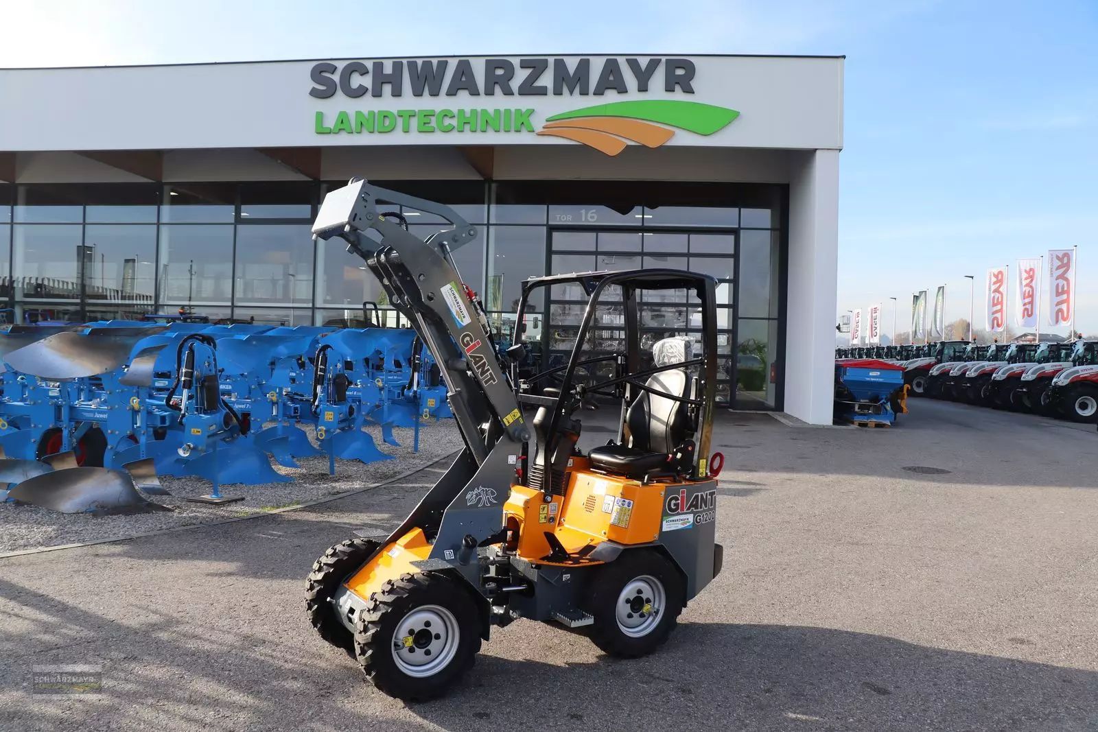 E-FARM: Giant g1200 - Chargeuse à roues téléguidée - id EUNSYV1 - Année: 2022 - Lecture du nombre d'heure: 45,Puissance du moteur (chevaux): 25,Autriche