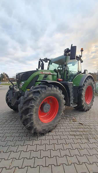 E-FARM: Fendt 718 Vario ProfiPlus - Trattore - id MPEKGFU - 163.900 € - Anno di costruzione: 2024 - Ore: 1.000,Germania
