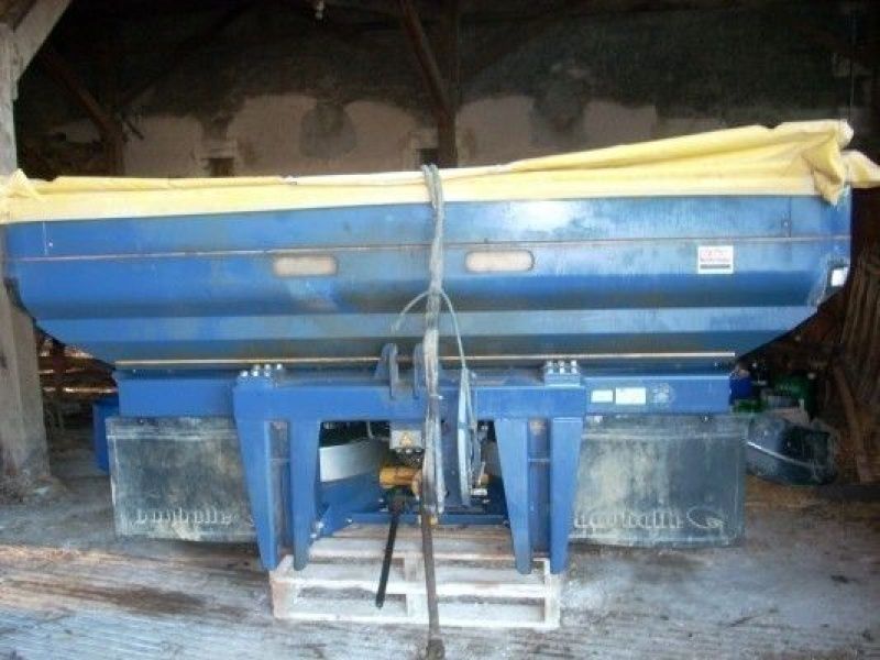 E-FARM: Bogballe m2plus - Gødningsspreder - id T7QNGIL - 8.500 € - Produktionsår: 2004 - Frankrig