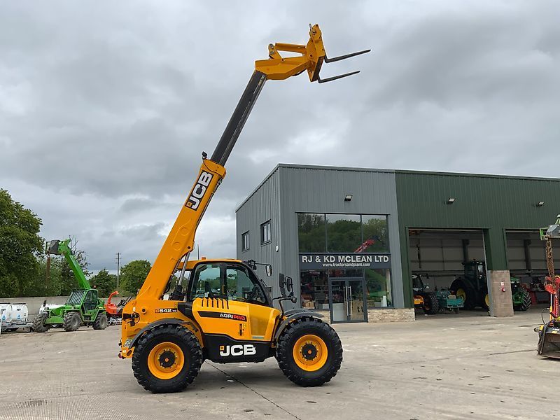 JCB 542-70 Ładowacz teleskopowy 92 245 €