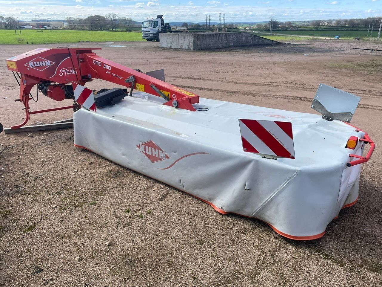 E-FARM: Kuhn gmd 3110 - Faucheuse - id KXWTRCG - 6 800 € - Année: 2015 - France
