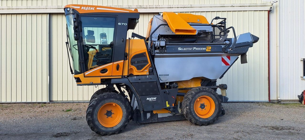 E-FARM: Pellenc optimum 670 selectiv' process 2 - Grape harvester - id YR8KIN2 - €99,000 - Year of construction: 2019 - France