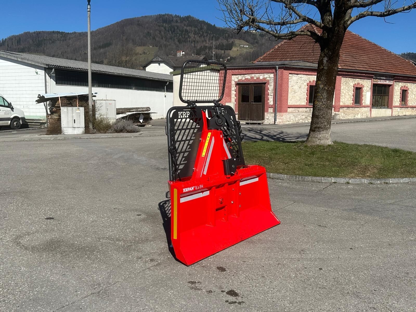 E-FARM: Krpan 8,5 eh inkl. seilausstoß - Accessori forestali - id CUZ9PIB - 8.398 € - Anno di costruzione: 2024 - Austria