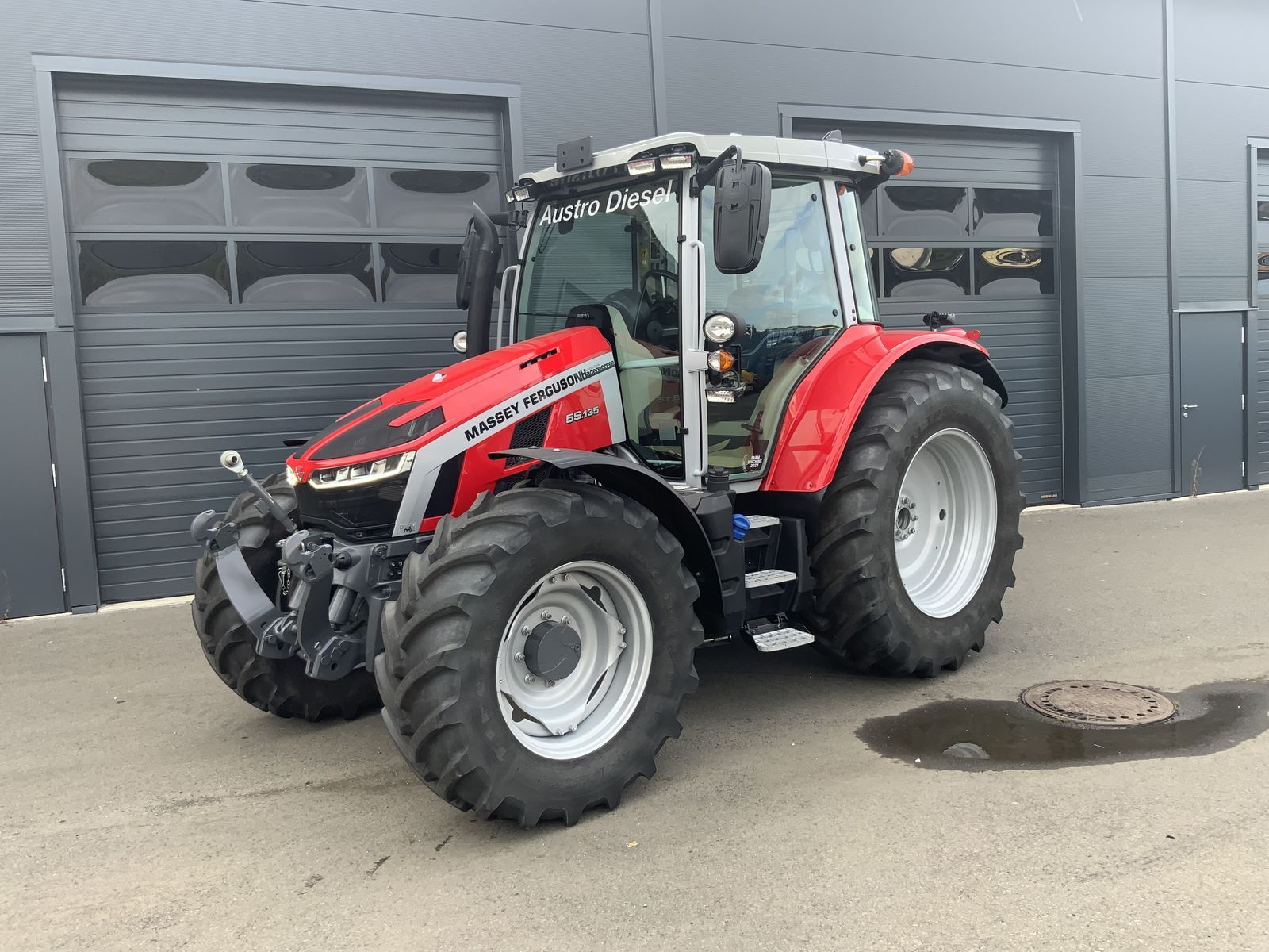 Massey Ferguson 6S.135 Traktor 90 834 €