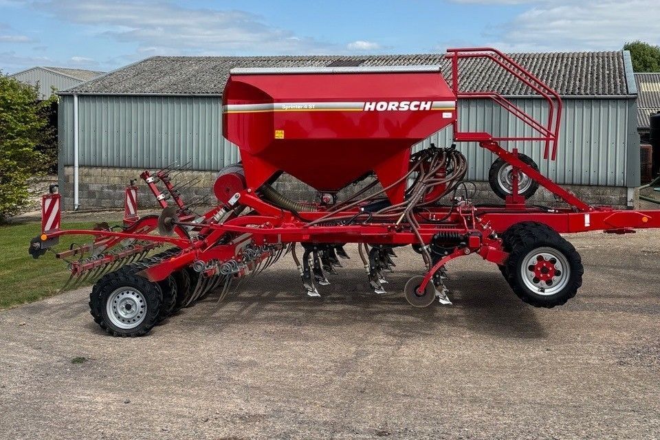 E-FARM: HORSCH Sprinter 4 ST - Direct Drill - id EF3K3N3 - €33,600 - Year of construction: 2011 - United Kingdom