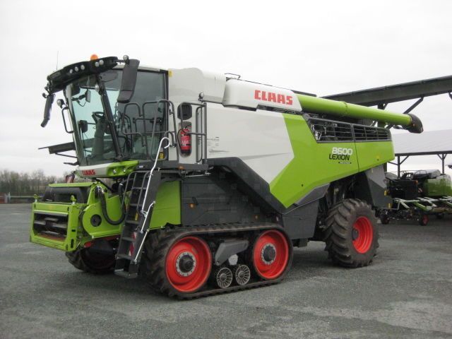 E-FARM: Claas Lexion 8600 Terra Trac - Moissoneuse-batteuse - id LJPUI19 - 439 000 € - Année: 2023 - Lecture du nombre d'heure: 414,Puissance du moteur (chevaux): 549,France