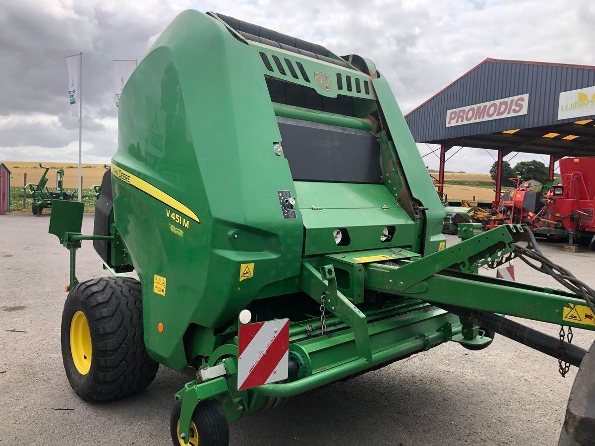 E-FARM: John Deere V451M - Πρέσσα - id RUAXNFG - 26.000 € - Χρονία: 2019 - Συνολικός αριθμός παραχθέντων δεμάτων: 13.005,Γαλλία