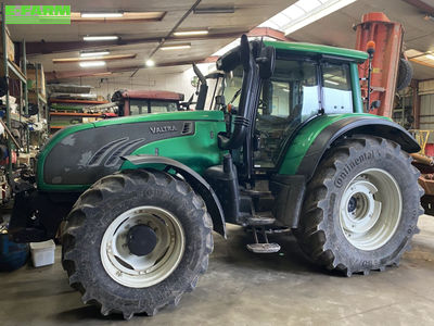 E-FARM: Valtra T162e - Tractor - id 1XII7ZP - €48,000 - Year of construction: 2009 - Engine hours: 6,900,Engine power (HP): 167,France