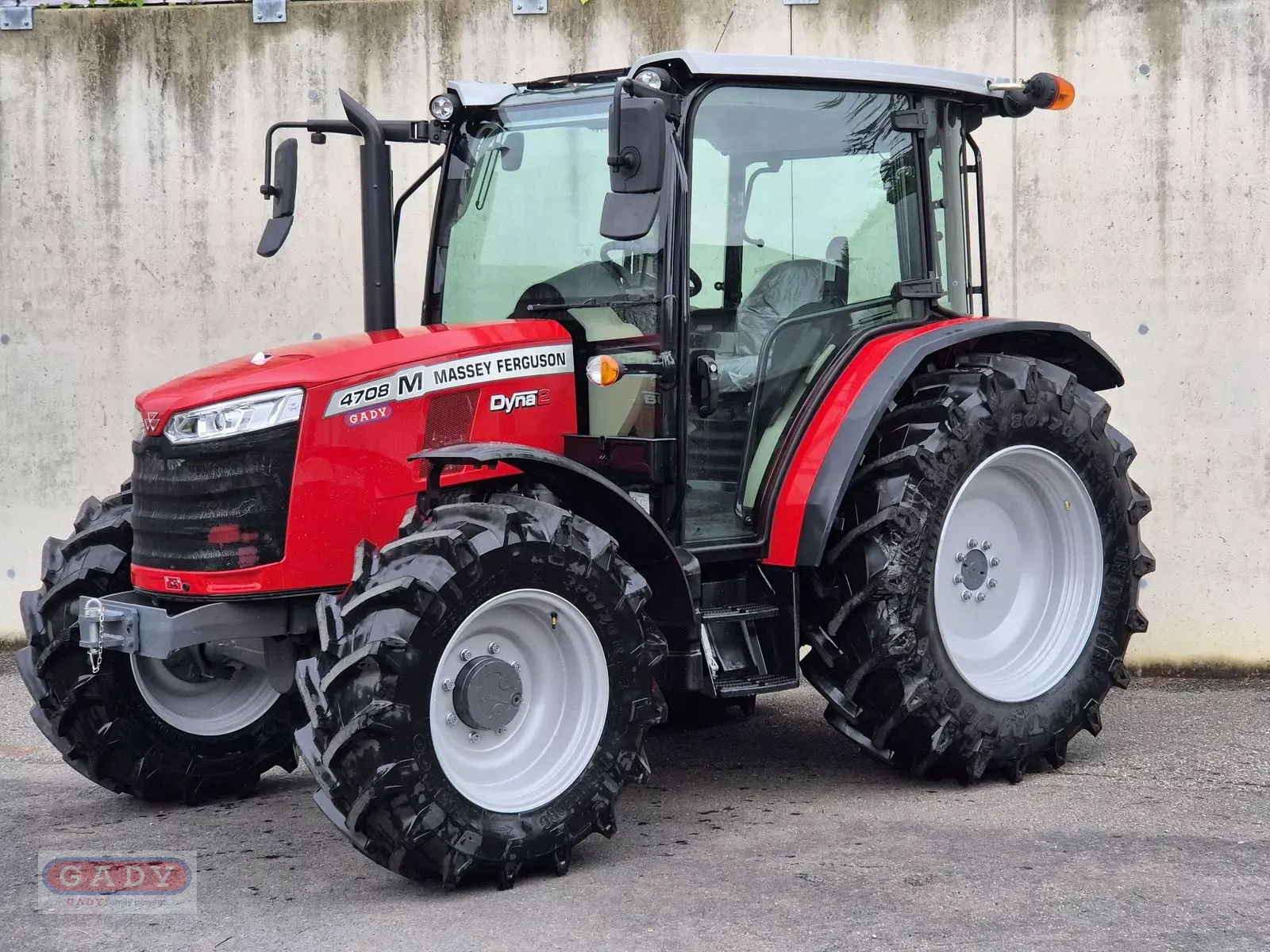 E-FARM: Massey Ferguson 4708M - Traktor - id 2K1FV1T - 46 903 € - Rok produkcji: 2024 - Motogodziny: 27,Moc silnika: 82,Austria
