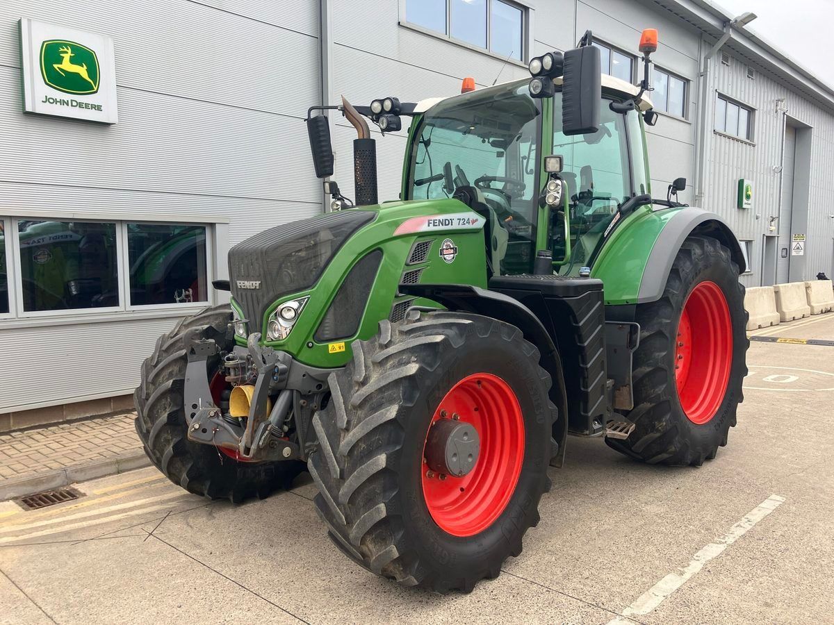 Fendt 724 Vario Profi Plus Traktor 69 067 €