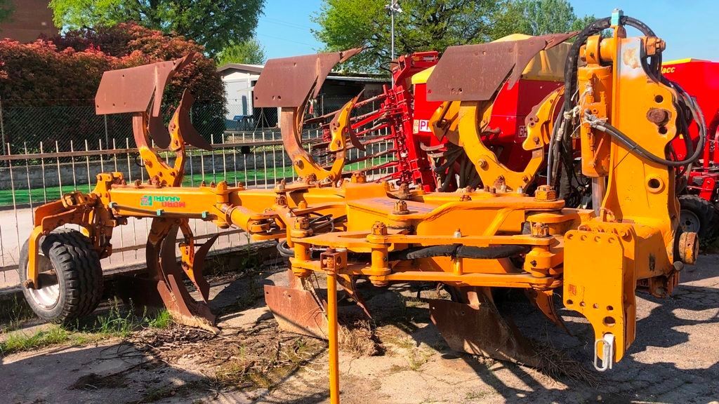 Moro Aratri raptor trv22a Plough €13,000