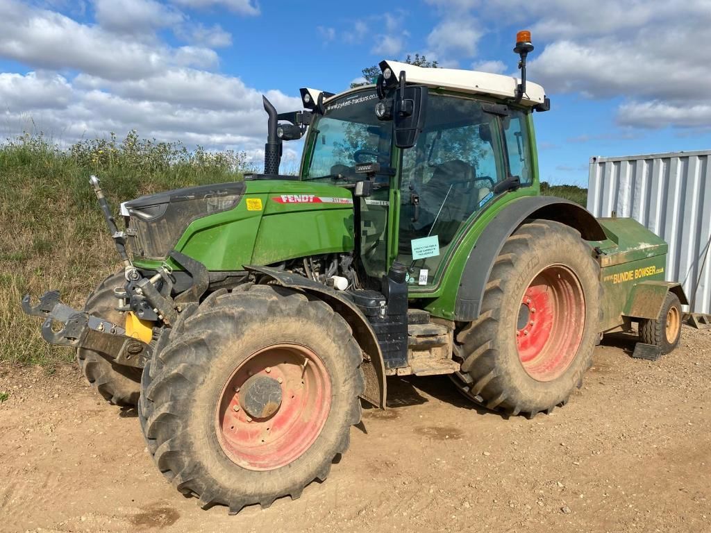 E-FARM: Fendt 211 Vario - Tracteur - id 1JQVLQN - 91 611 € - Année: 2023 - Lecture du nombre d'heure: 380,Royaume-Uni