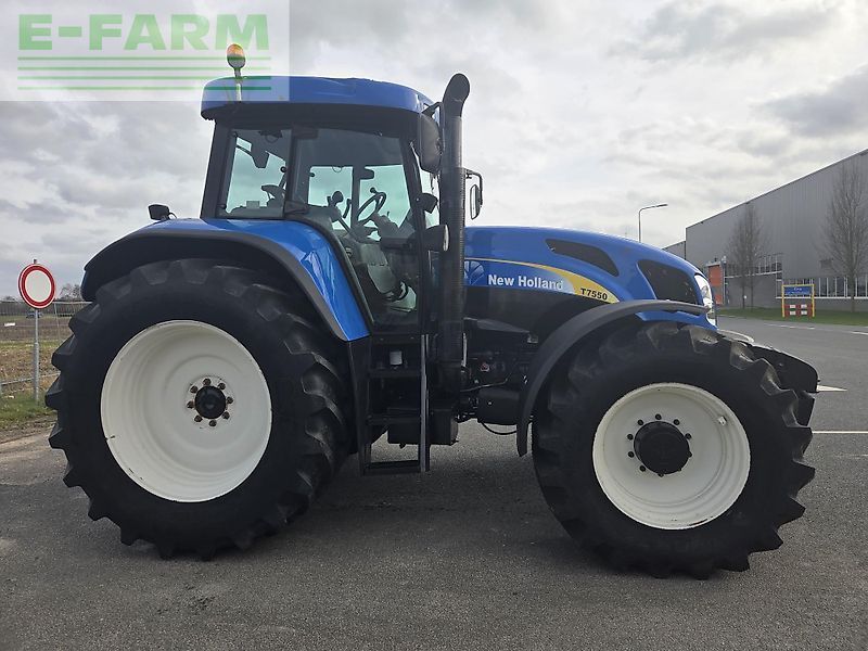 New Holland T 7550 Tractor 36.500 €
