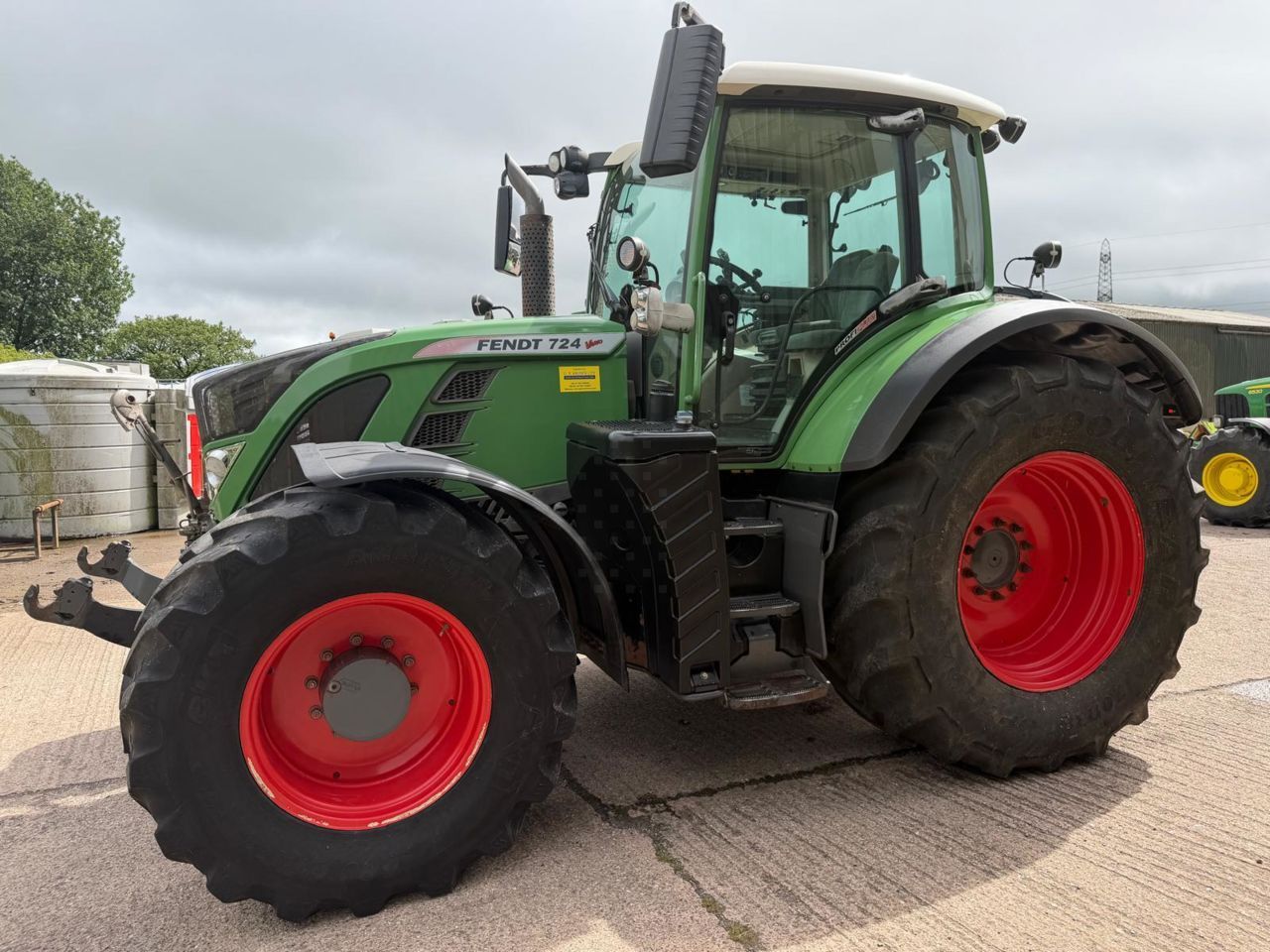 Fendt 724 Vario Profi Plus Трактор 76 579 €