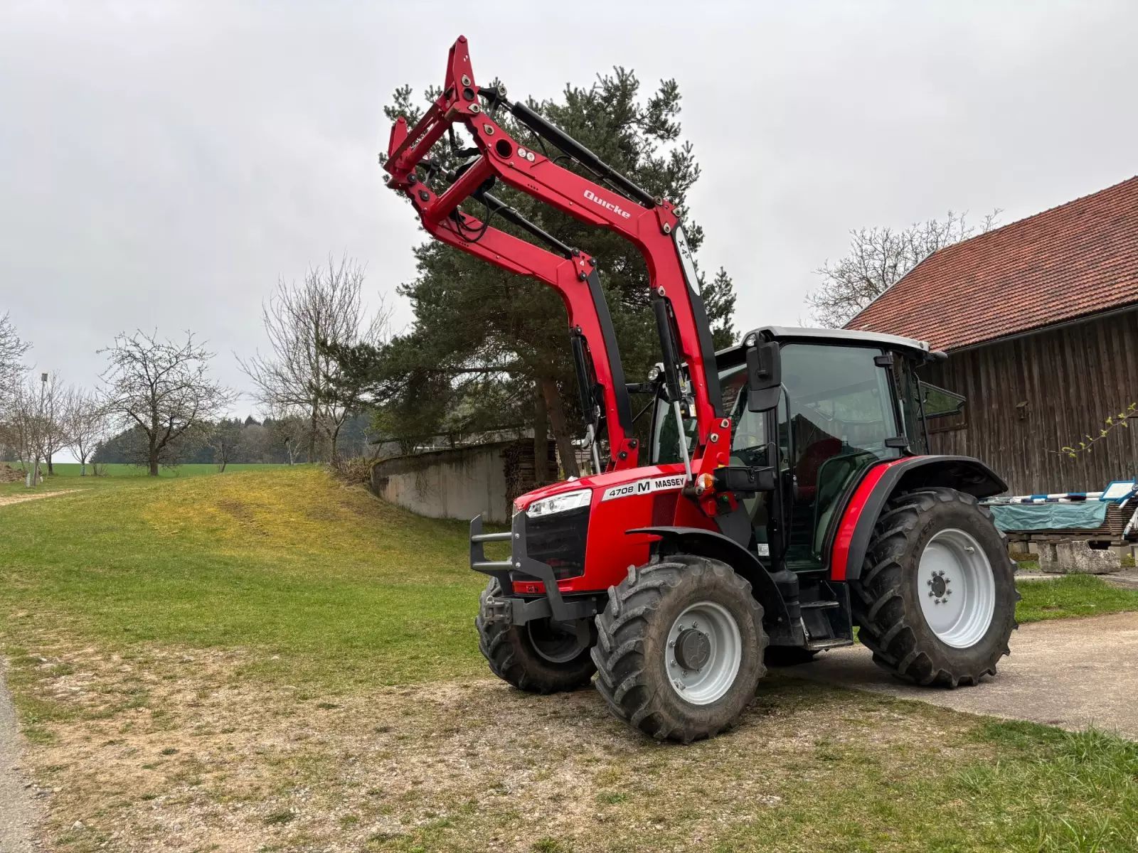 Massey Ferguson 4708 Tractor €47,774
