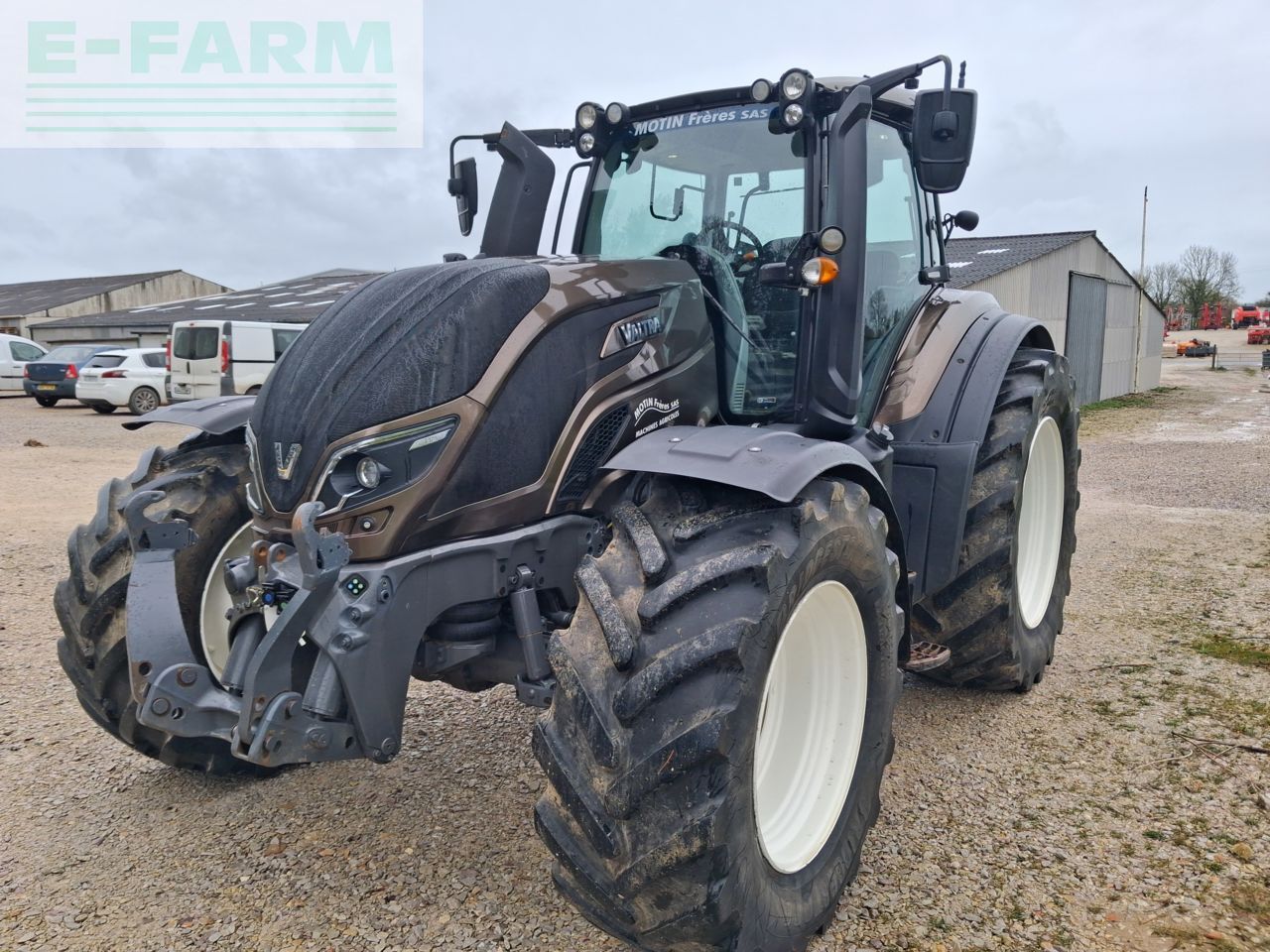 Valtra T174EA Tractor €84,000