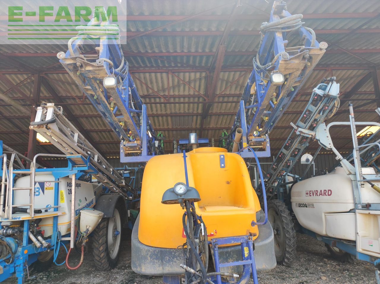 E-FARM: Caruelle olympia 400s - Sprayer - id UWIKANE - €28,000 - Year of construction: 2015 - France