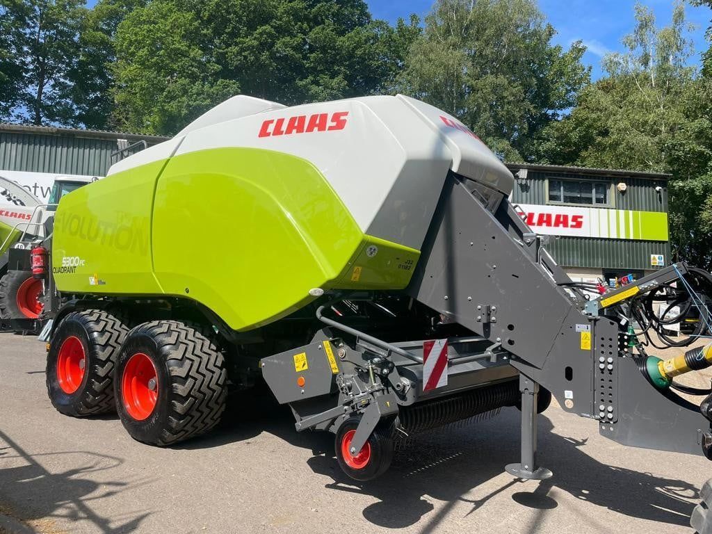 E-FARM: Claas Quadrant 5300 FC - Baler - id YD1UZAR - €140,998 - Year of construction: 2022 - United Kingdom