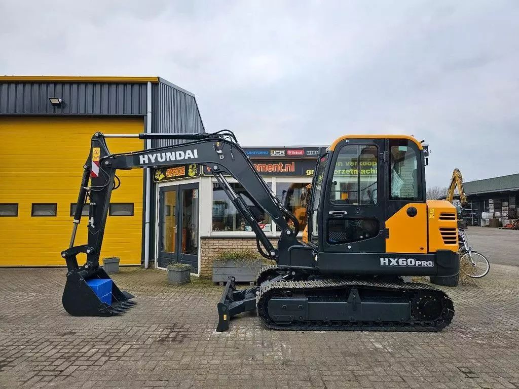 HYUNDAI hx60pro Mini excavator €28,950