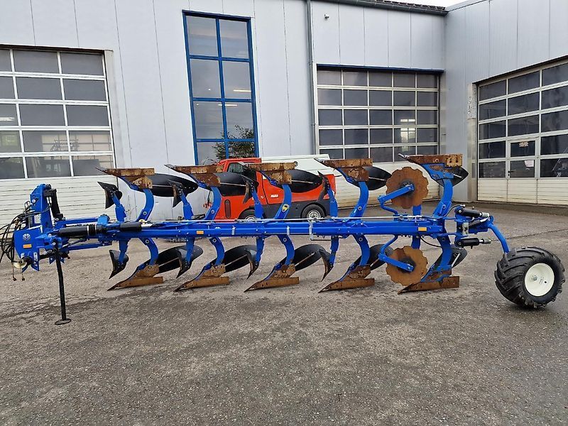 New Holland phv5s Plough €24,370