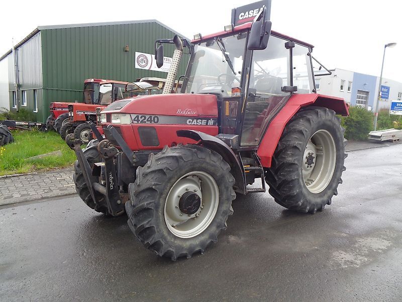 Case IH 4240 Traktor 19.748 €