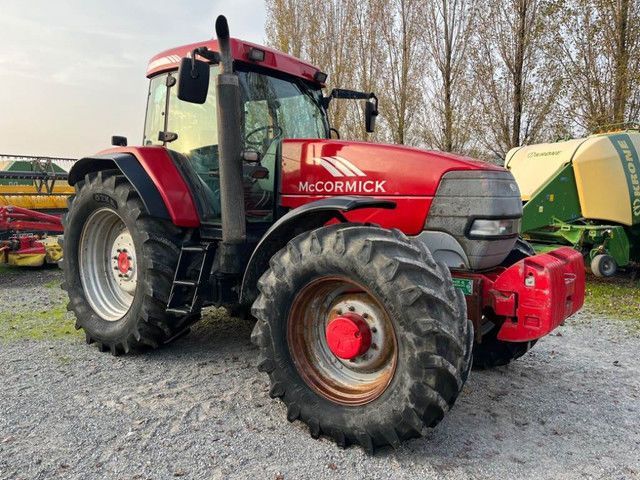 E-FARM: McCormick MTX 200 - Tractor - id SPAGDNH - €44,000 - Year of construction: 2004 - Engine hours: 4,344,Engine power (HP): 200,Italy