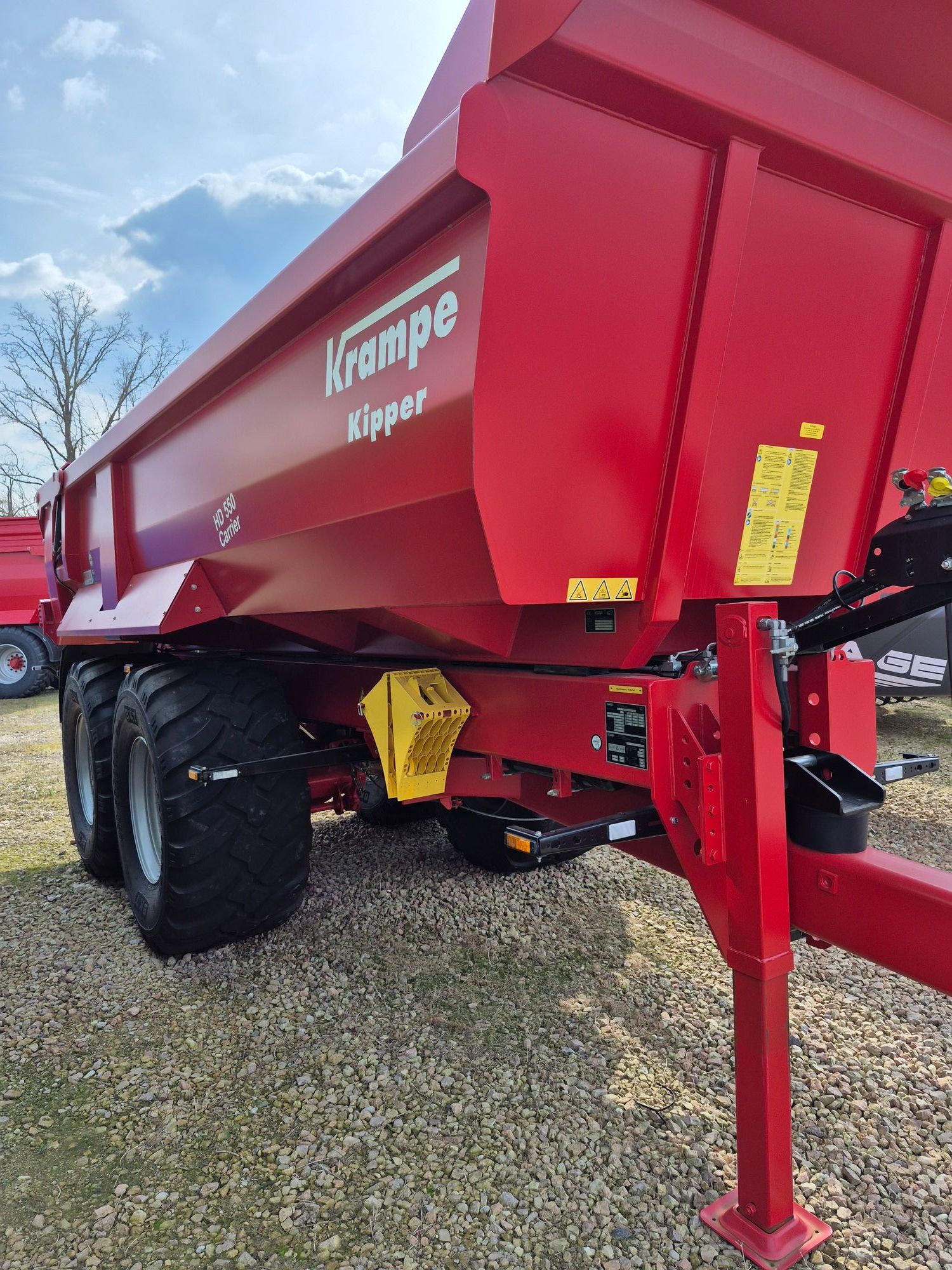 E-FARM: Krampe HD550 Carrier - Wywrotka - id ASVIWKJ - 50 899 € - Rok produkcji: 2023 - Łotwa