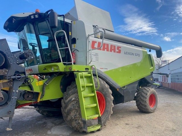 E-FARM: Claas Lexion 570 - Kombajn zbożowy - id CLSWWHZ - 89 000 € - Rok produkcji: 2010 - Motogodziny: 3 750,Moc silnika: 425,Francja