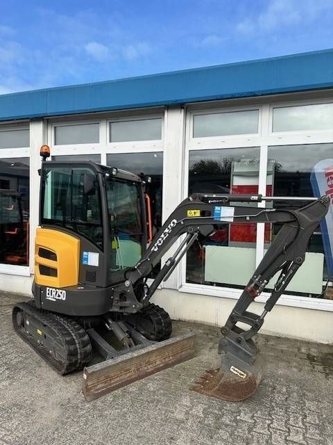 VOLVO kompaktbagger ecr25dfl Minikoparka 34 500 €