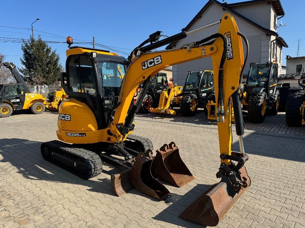 JCB 8035 Mini-pelle 26 356 €
