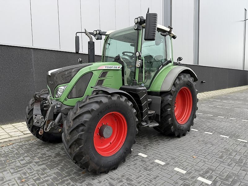 E-FARM: Fendt 516 Vario - Traktor - id 7U3JDFG - 64 500 € - Rok produkcji: 2015 - Motogodziny: 10 300,Niderlandy