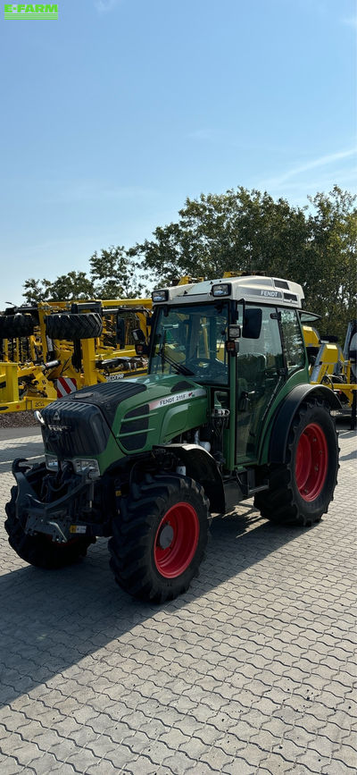 E-FARM: Fendt 211 Vario - Τρακτέρ - id NCNYJS6 - 68.500 € - Χρονία: 2015 - Μετρητής ωρών: 5.056,Ισχύς κινητήρα: 111,Αυστρία