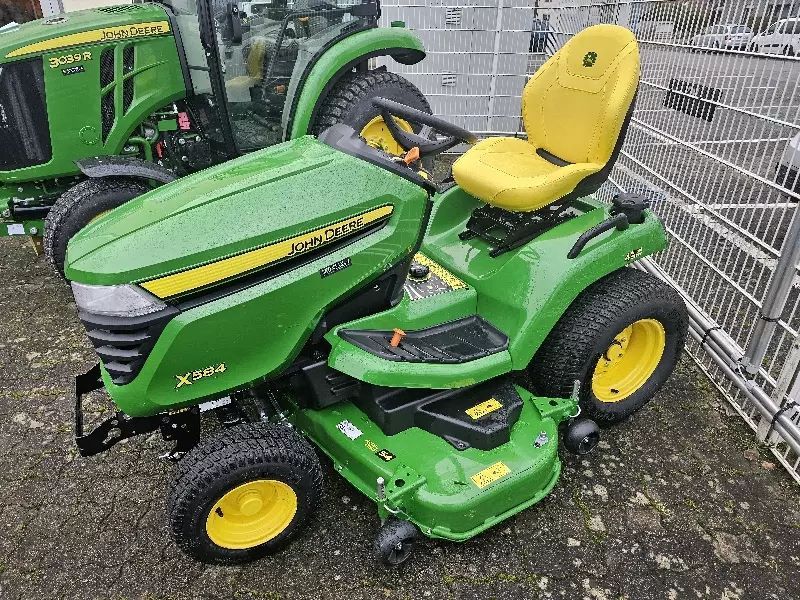 John Deere X584 Fűnyíró 8822 EUR