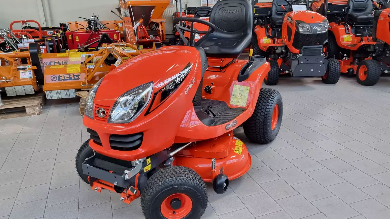 E-FARM: Kubota GR1600-ID - Tosaerba - id DDTFNVE - 7.300 € - Anno di costruzione: 2024 - Germania