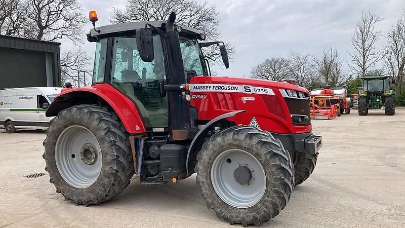 Massey Ferguson 6715 S Traktor 64 116 €