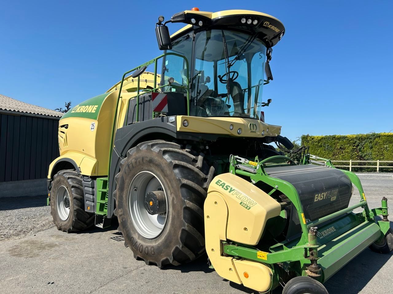 E-FARM: Krone BiG X 780 - Savaeigis pašarų smulkintuvas - id DXF8GIQ - Gamybos metai: 2020 - Variklio darbo valandos: 2 150,Variklio galia (AG): 780,Prancūzija
