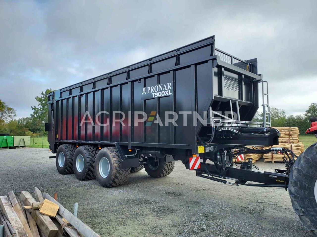 Pronar remorque à fond poussant grand volume t900 / t 900 xl Pótkocsi billencs