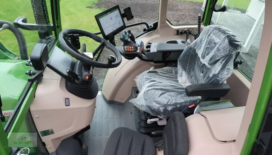 Fendt 211 Vario Traktor 125 800 €