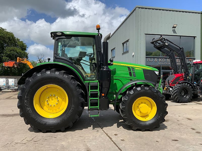 John Deere 6250 R Tractor €89,650