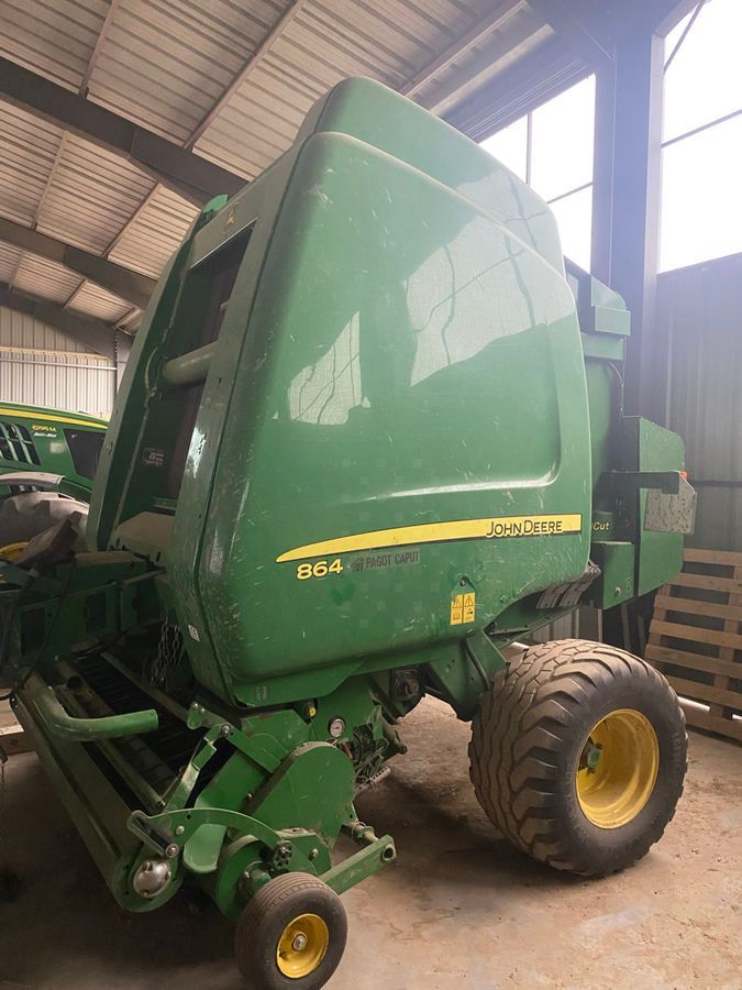 John Deere 864 Presă de balotat 21.000 EUR