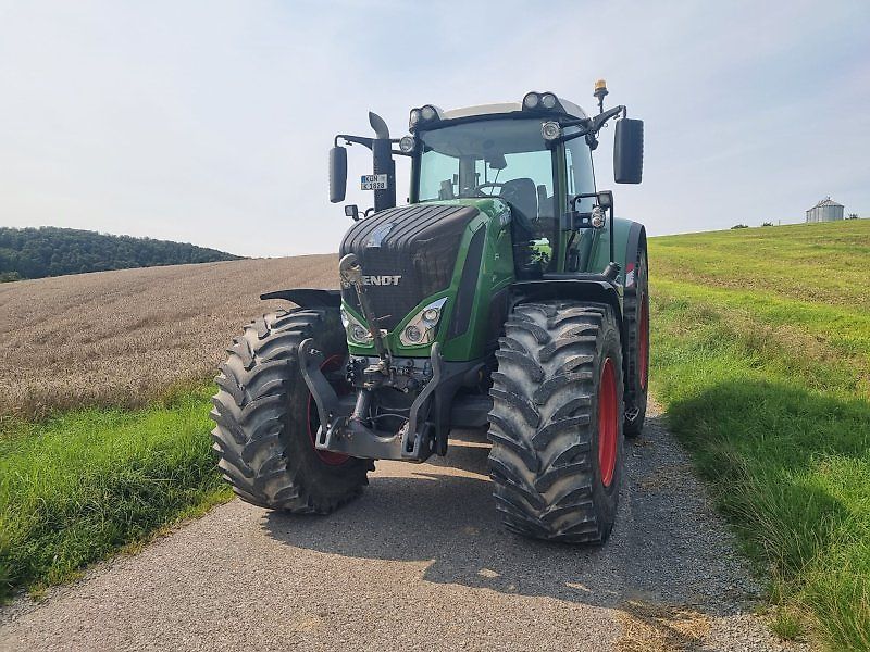 Fendt 828 Vario Profi Plus Traktor 120 000 EUR