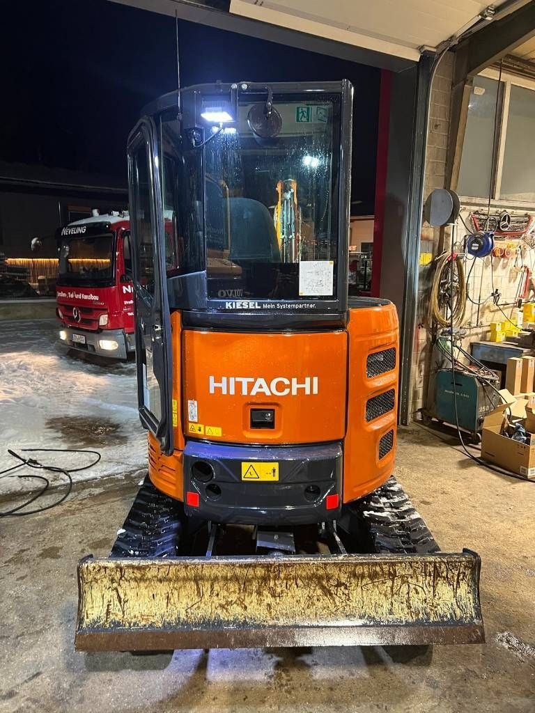 Hitachi zx 26 u-6 cr Mini excavadora  26.500 €