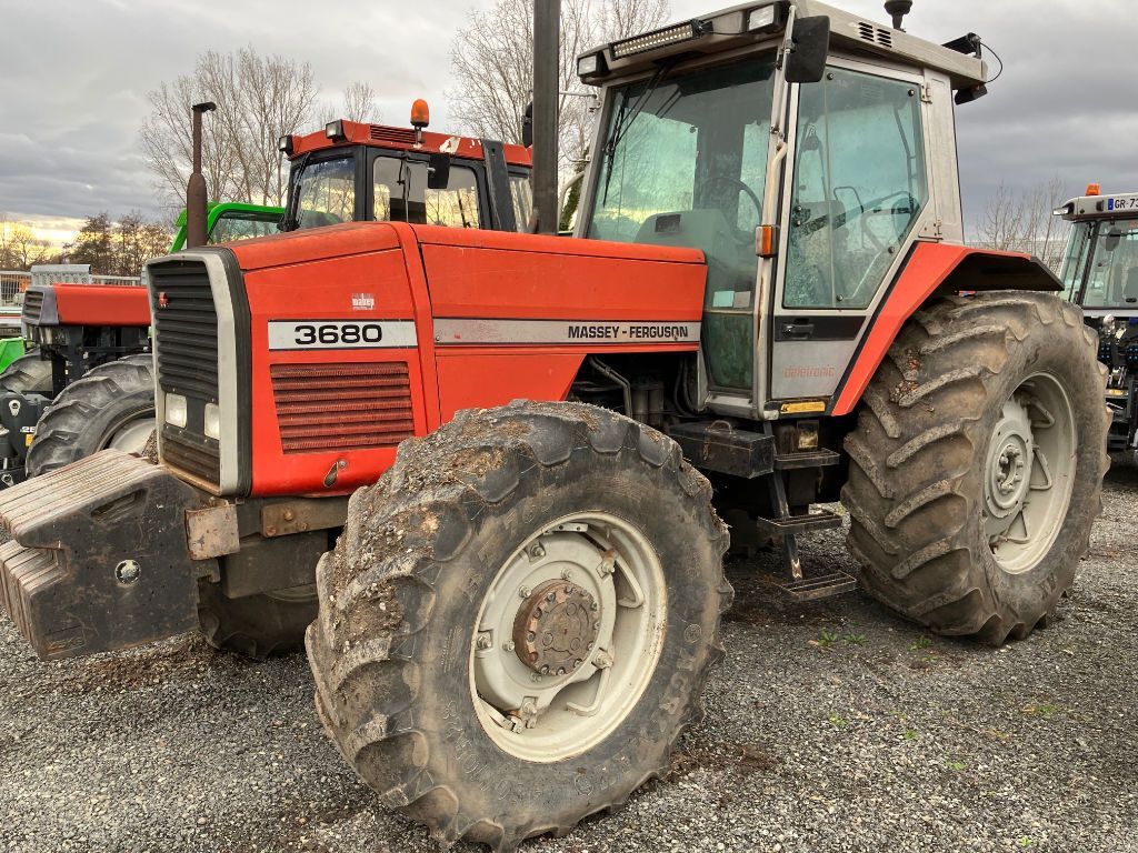 E-FARM: Massey Ferguson 3680 - Tractor - id M1HTPIZ - 15.000 EUR - Anul: 1988 - Citeste ore: 11.000,Muterea motorului: 180,Franța
